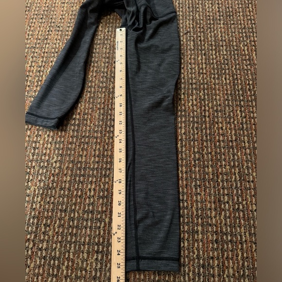 Lululemon High Times Pant in Heathered 7/8 length in Black, Size 4 - Picture 11 of 11
